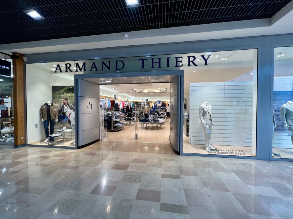 Découvrez Armand Thiery Homme à Cap Sud, le partenaire incontournable de l'homme moderne, proposant des collections du costume de ville le plus chic au sportswear tendance, le tout avec un excellent rapport qualité-prix.