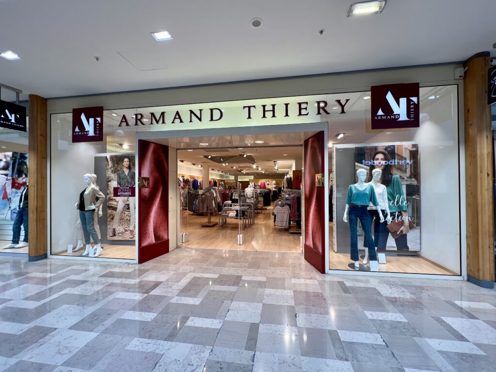 Découvrez Armand Thiery Femme à Cap Sud, la destination ultime pour les femmes actives à la recherche de collections exclusives, coordonnées et constamment renouvelées.