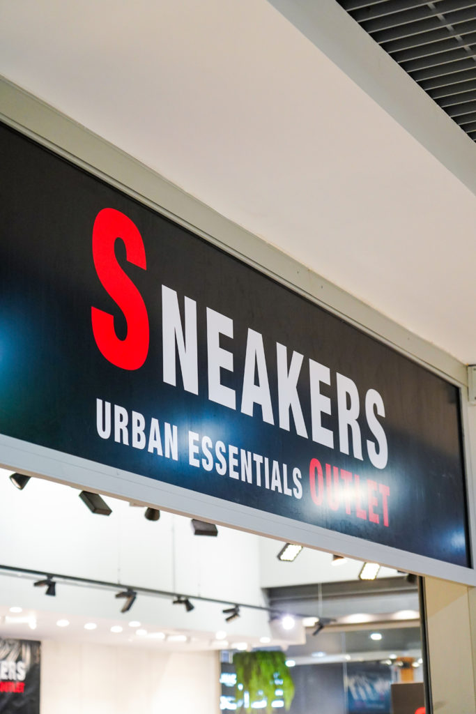 Sneakers outlet enseigne