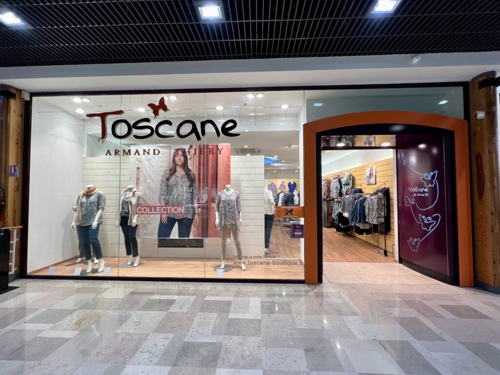 "Toscane : Style audacieux et féminin du 44 au 52."